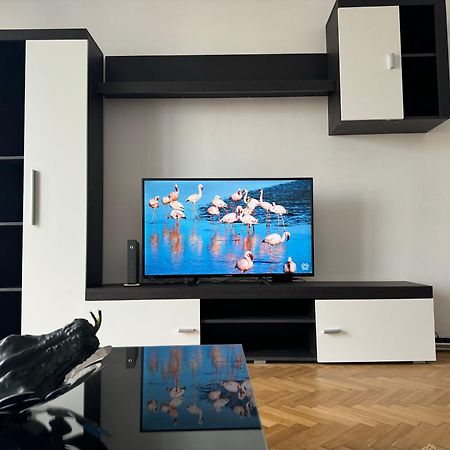 Airy & Beautiful Downtown Apartment Bukareszt Zewnętrze zdjęcie